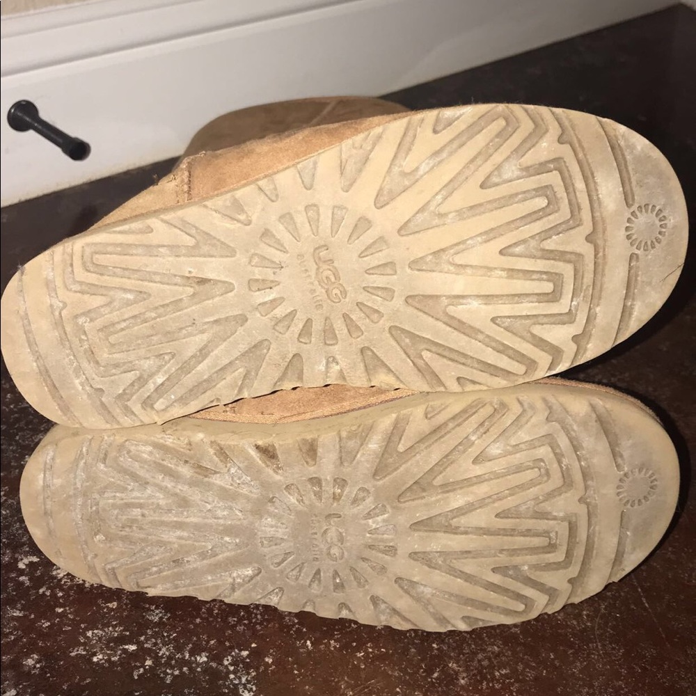 UGGs - Picture 7 of 7